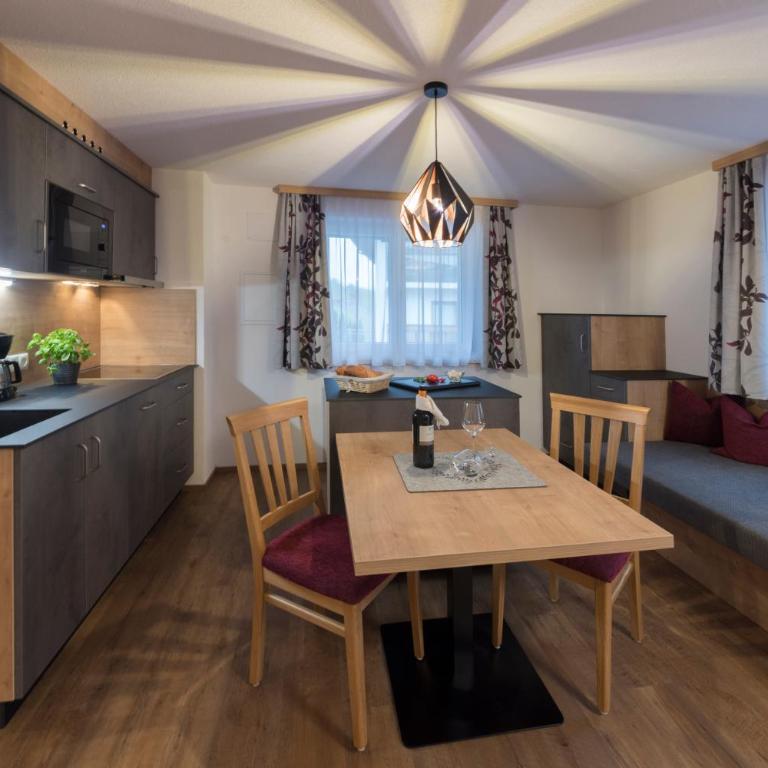 Apart Garni Sesvenna - Deluxe Apartment mit 1 Schlafzimmer und Balkon - 16