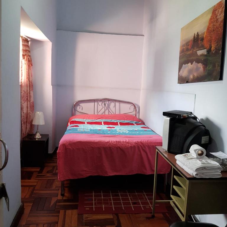 Hostal Juana de Arco - Habitación Doble Económica con baño compartido - 4