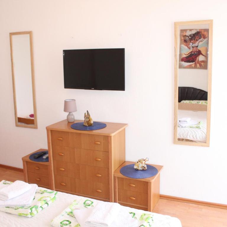 Guest House Tomanovic - Triple Room with Shared Bathroom - 8