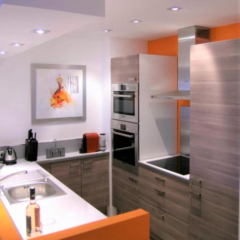 Modern two bedroom apartment with two bathrooms, just behind the CARLTON - Appartement - 11