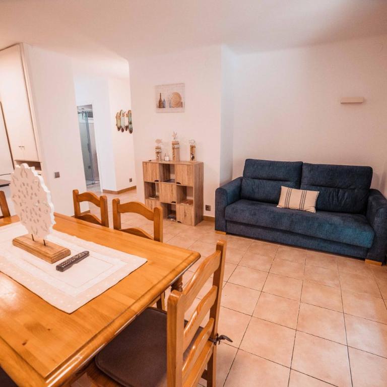Apartamento reformado a 2 minutos de la playa en Calella! - Apartamento de 2 dormitorios - 1