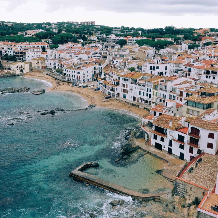 Apartamento reformado a 2 minutos de la playa en Calella! - Apartamento de 2 dormitorios - 28