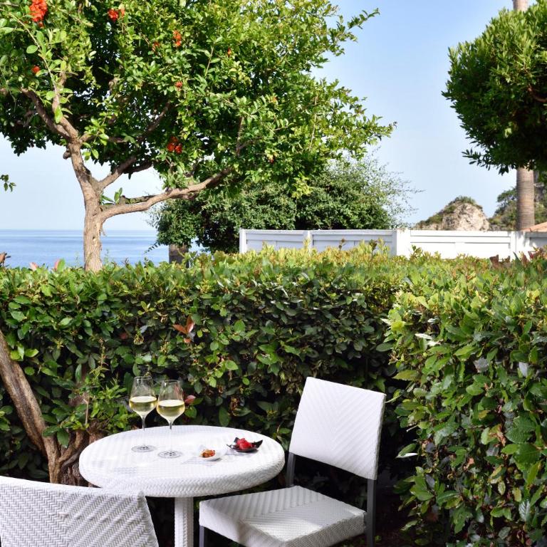 La Plage Resort - Camera Matrimoniale Superior con Vista Mare Parziale - 1