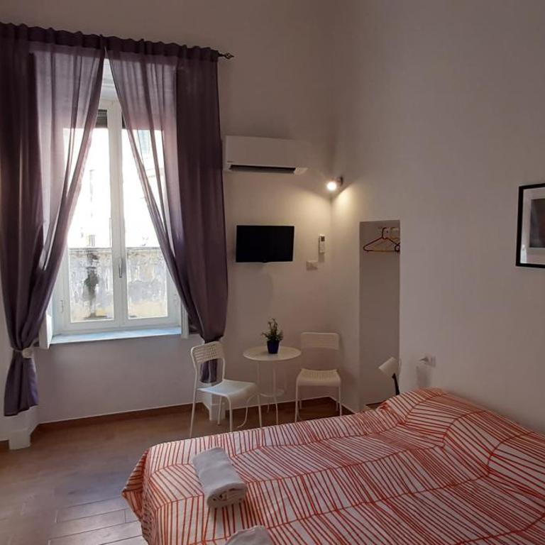 Casa Laura Oliva Mancini - Camera Familiare con Bagno Privato - 2