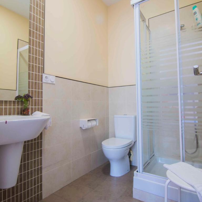Casa Montalbán Apartamentos Turísticos - Superior Four-Bedroom Apartment - Calle Frailes 28 - 11