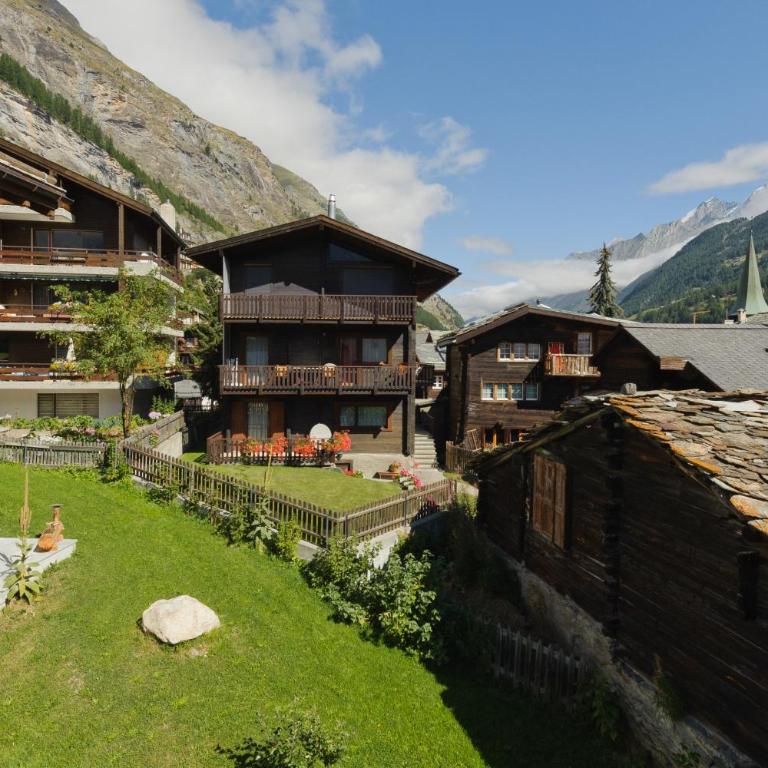 Chalet Aroleid Zermatt by Inspiringplaces Zermatt - Apartment mit 2 Schlafzimmern und Blick auf das Matterhorn - 2