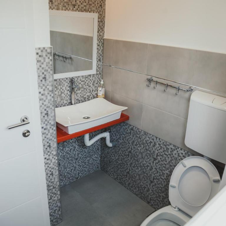 Apartmani Pause - Economy Trokrevetna Soba - 6