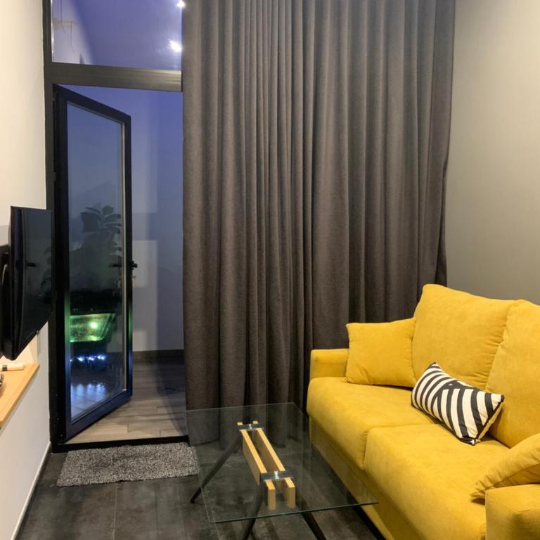 San Fernando 24 - One-Bedroom Apartment with Spa Bath - 15