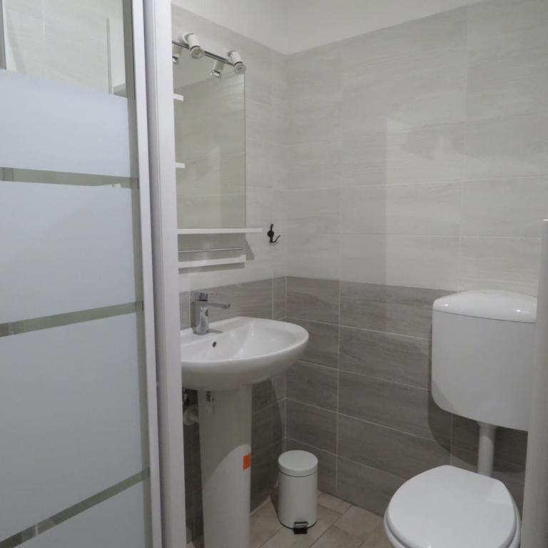 Gli Elementi GuestHouse - Budget Double Room - 4
