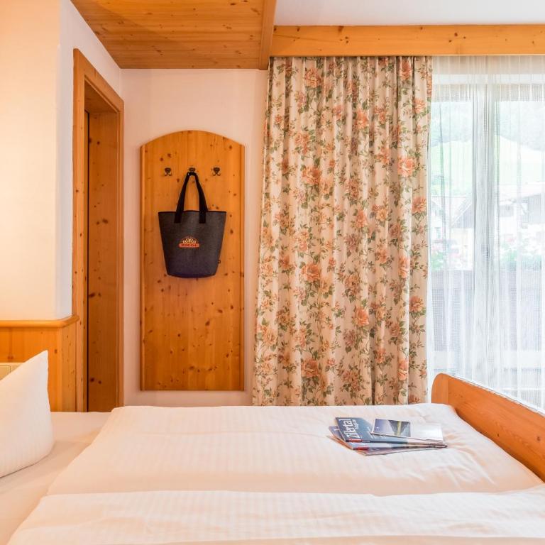 Hotel Riedl im Zillertal - Superior Doppelzimmer - 3