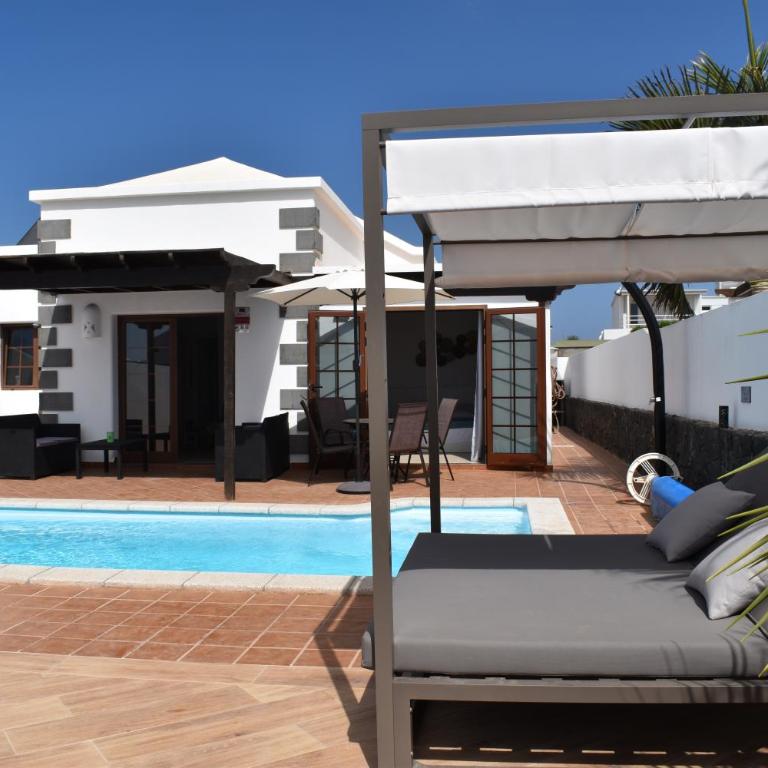 VILLA MANUEL -LANZAROTE - Three-Bedroom Villa - 1