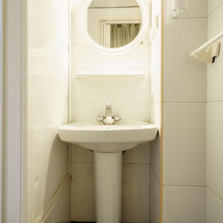 Hostal Austria - Camera Matrimoniale Interna - 7