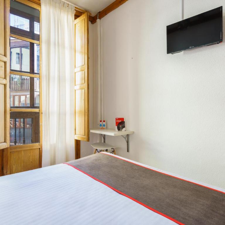Hostal Austria - Camera Matrimoniale con Balcone - 5