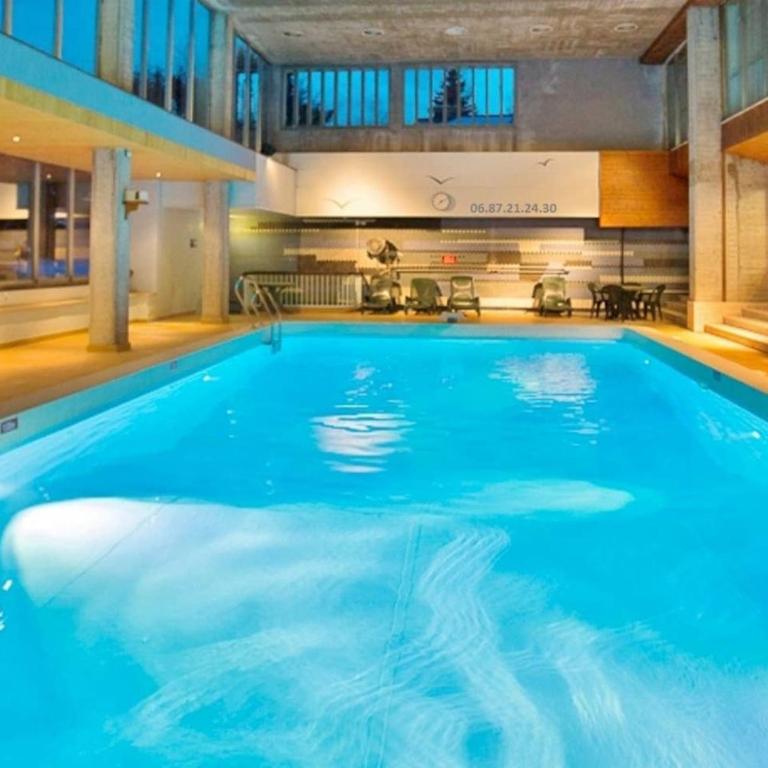 welcoming apartment with swimming pools near the Megève ski slopes - Appartement - 12