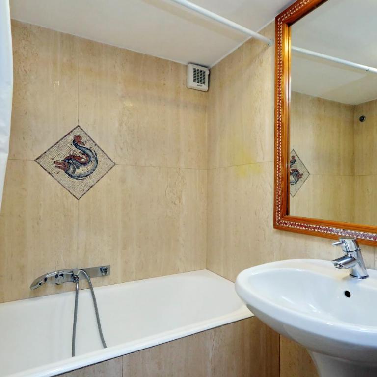 Campo Dei Fiori Home - Appartamento con 2 Camere da Letto - 19
