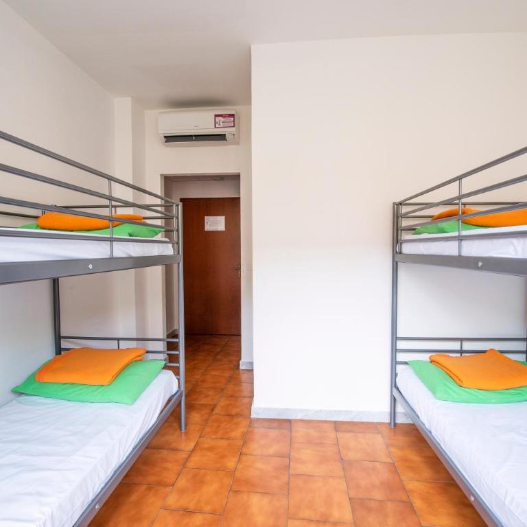 Safestay Pisa Centrale - Bed in 4-Bed Female Dorm Ensuite - 14