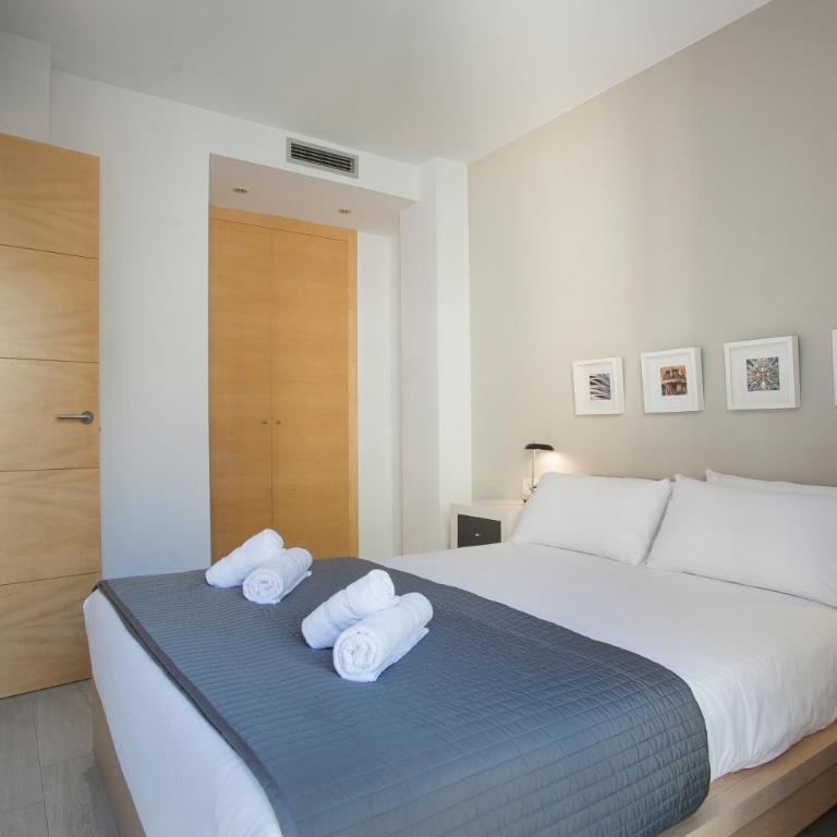 BBarcelona Gaudí Flats - Two-Bedroom Apartment - 1,2 - 6