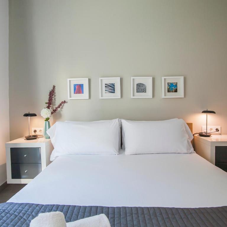 BBarcelona Gaudí Flats - Two-Bedroom Apartment - 1,1 - 3
