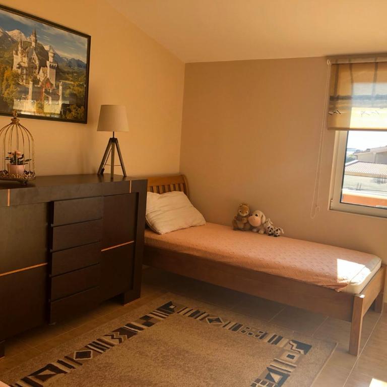 Апартаменты Anturage с отдельным входом - Three-Bedroom Apartment - 14