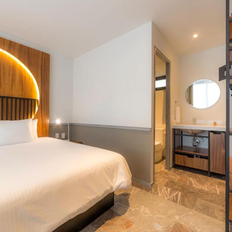 Singular Joy Vacation Rentals - Deluxe Apartment - 10