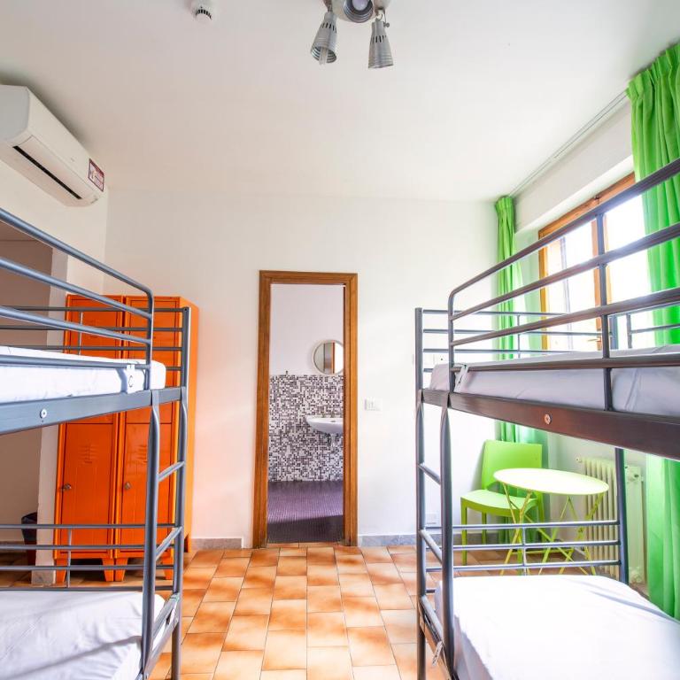 Safestay Pisa Centrale - Posto Letto in Dormitorio Misto con 4 Letti e Bagno Interno - 1