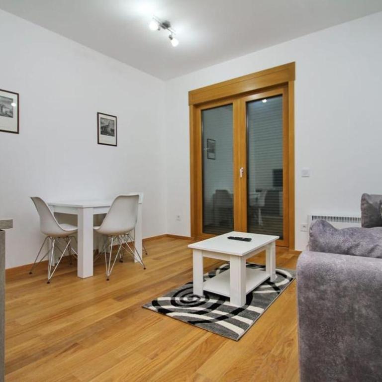 Apartmani Elza Zlatibor - Studio with Balcony - 9