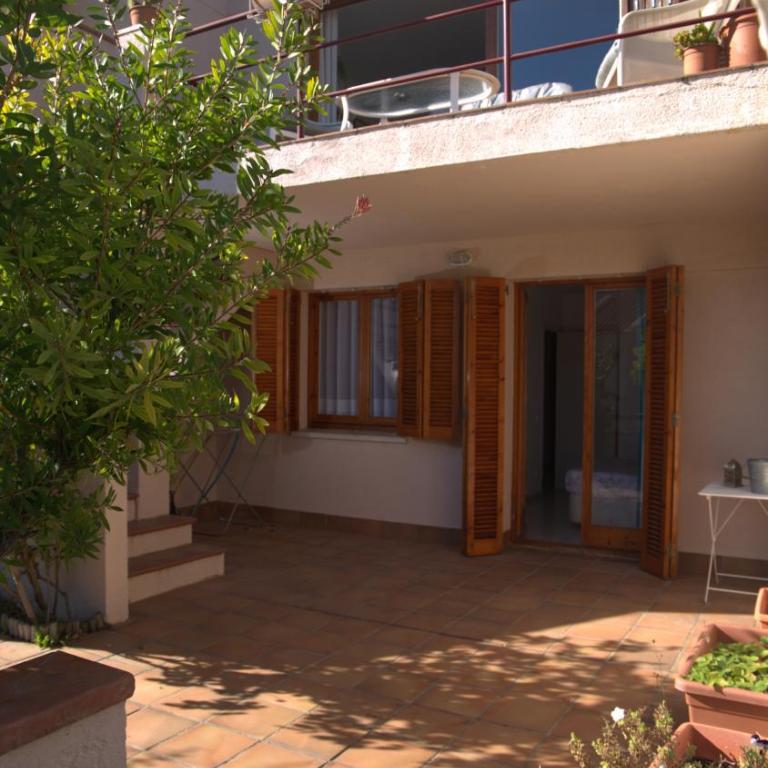 LLOGUER30 Margaret's Family House with pool and parquing - Casa de 4 dormitorios - 9