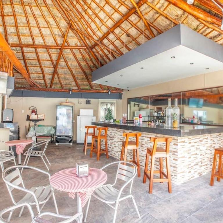 Oceanside Studio - Stunning Views, Ideal Location - Apartamento Estudio con vistas al mar - 2
