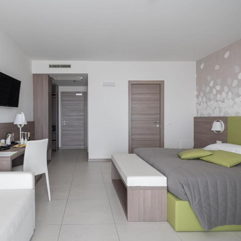 Hotel Iris Jesolo - Junior Suite con Terrazza e Vasca Idromassaggio - 4