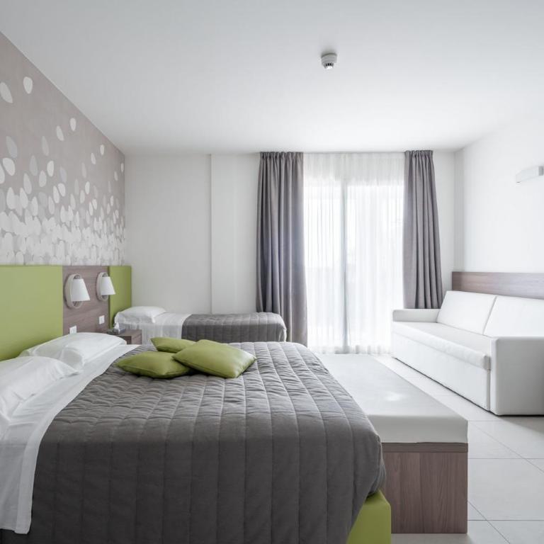 Hotel Iris Jesolo - Junior Suite con Terrazza e Vasca Idromassaggio - 5