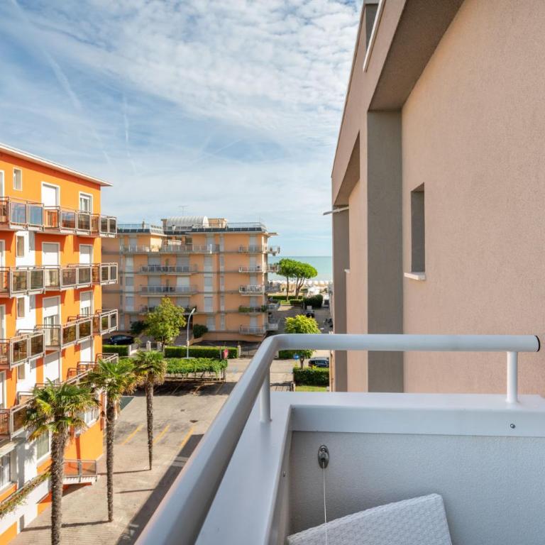 Hotel Iris Jesolo - Junior Suite con Vista Mare - 2