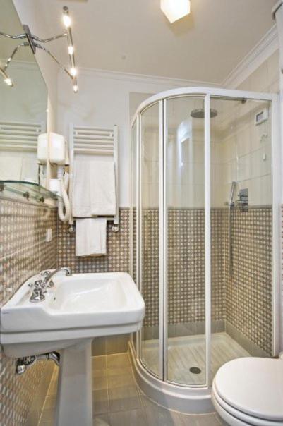 B&b Querini - Camera Matrimoniale con Bagno Privato - 11