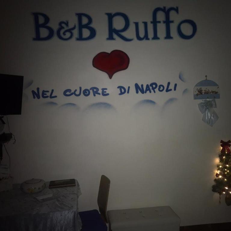 B&B Ruffo Nel cuore di Napoli - Camera Matrimoniale Deluxe con 1 Letto Supplementare - 16