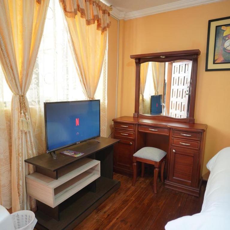 Casa de Mármol - Habitación Doble con 2 camas dobles y baño compartido - 4