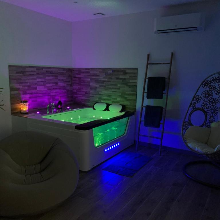 Appartement Cosy Jacuzzy Luxe Gare de Toulon - Appartamento - 1