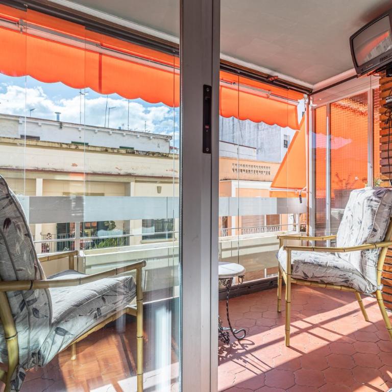 Ideal apto 1 hab 4 px acogedor y buenas calidades - Apartamento de 1 Dormitorio con balcón y vistas a la ciudad - 10