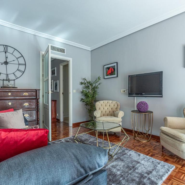 Ideal apto 1 hab 4 px acogedor y buenas calidades - Apartamento de 1 Dormitorio con balcón y vistas a la ciudad - 22
