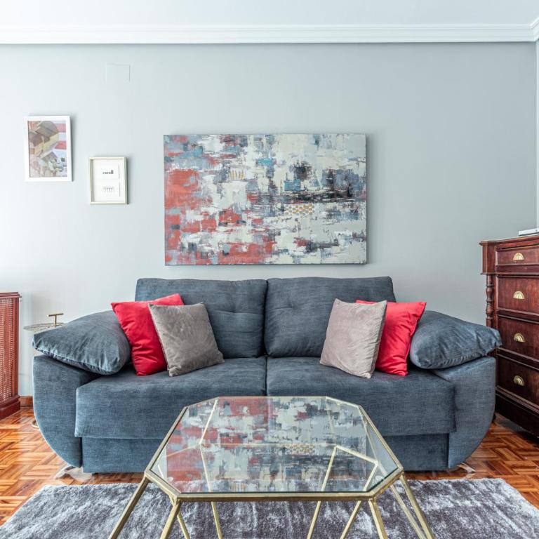 Ideal apto 1 hab 4 px acogedor y buenas calidades - Apartamento de 1 Dormitorio con balcón y vistas a la ciudad - 32