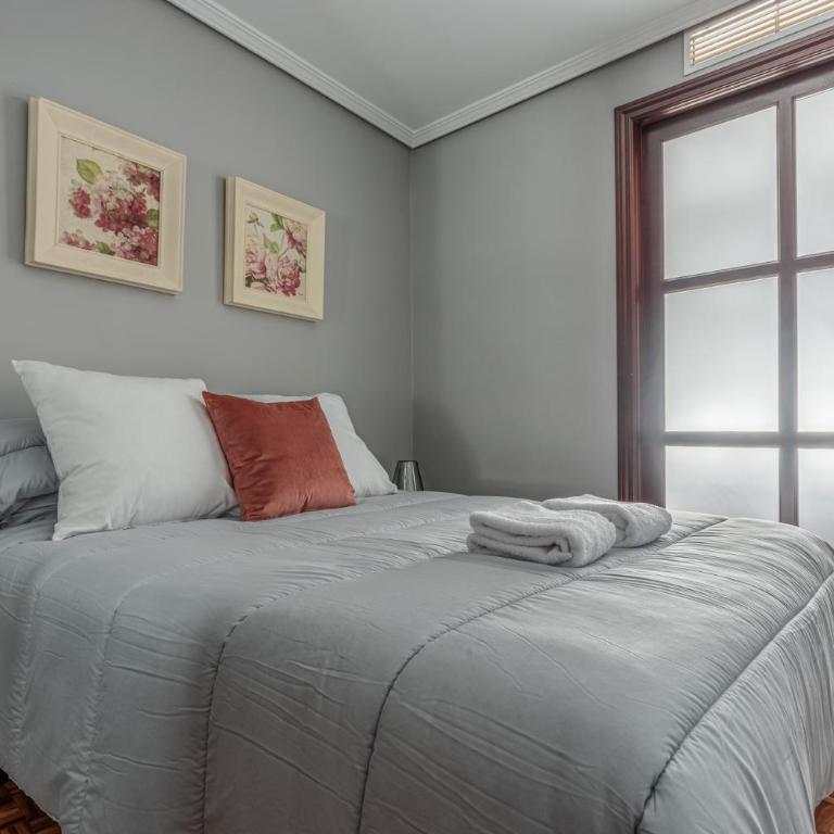 Ideal apto 1 hab 4 px acogedor y buenas calidades - Apartamento de 1 Dormitorio con balcón y vistas a la ciudad - 34