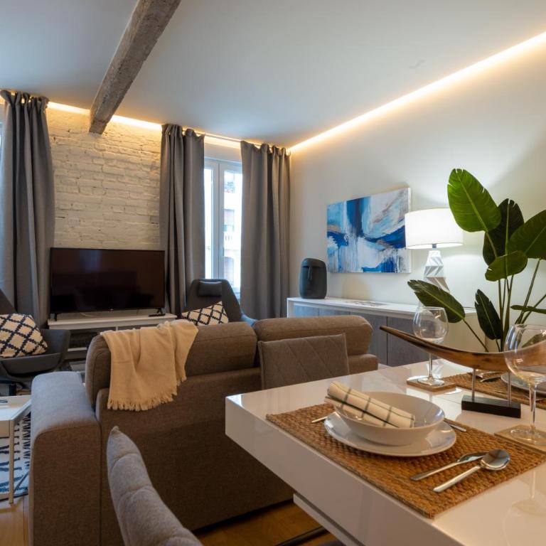 Alhondiga by Staynnapartments - Two-Bedroom Apartment - 1