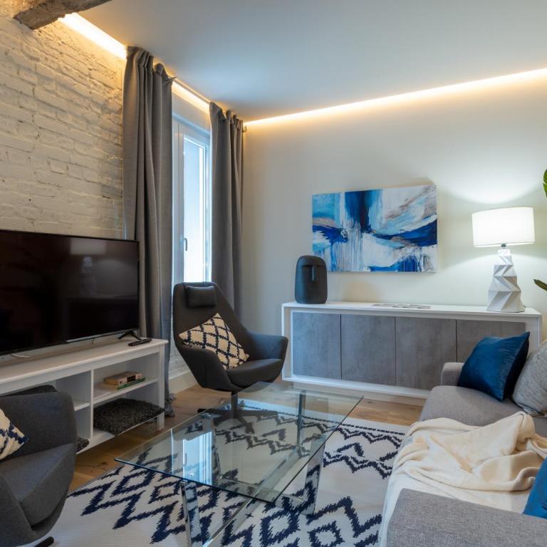 Alhondiga by Staynnapartments - Two-Bedroom Apartment - 3