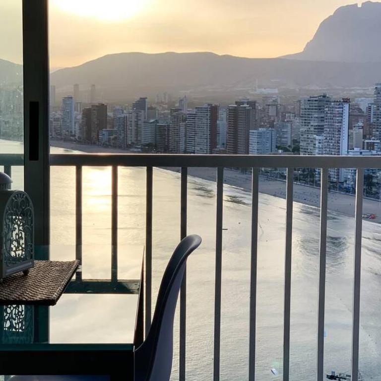 BALCÓN AL MEDITERRÁNEO Y SKYLINE DE BENIDORM - Apartamento de 1 dormitorio - 45