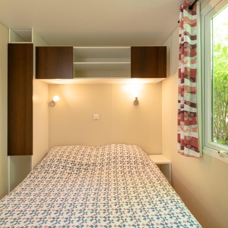 Camping Le Parc des Monges - Mobile Home (4 Personnes) - 13