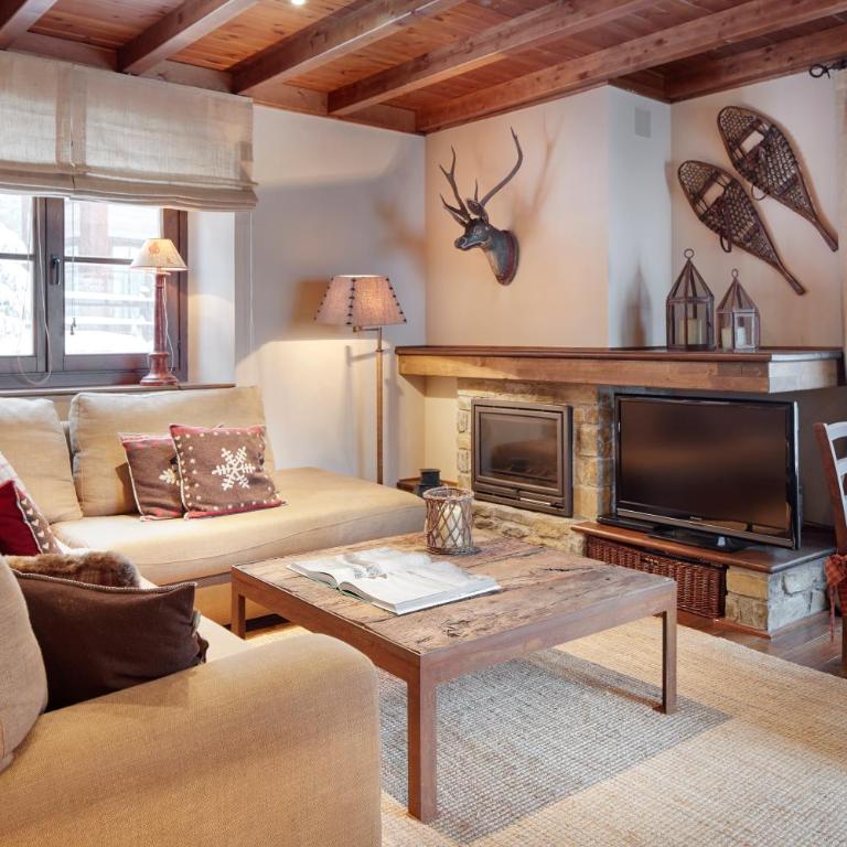 Val de Ruda Luxe 65 by FeelFree Rentals - Two-Bedroom Apartment - 2