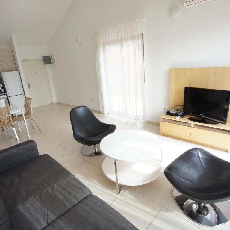 Apartments Bečići Sunset - Three-Bedroom Apartment - 4