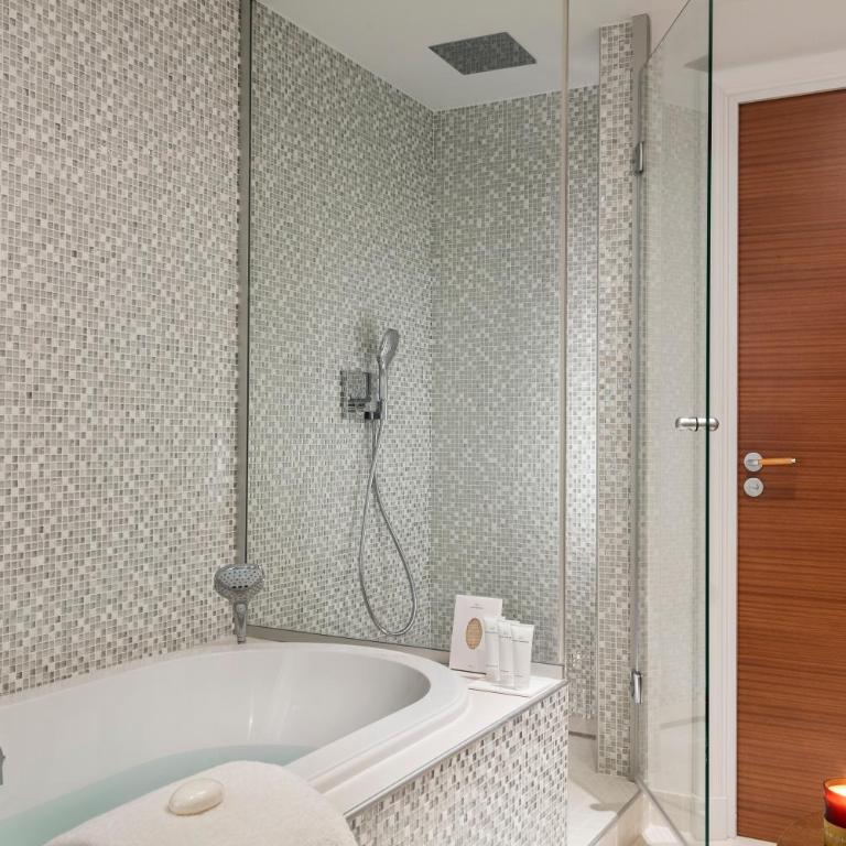 Hôtel Barrière Le Normandy - Suite Junior Prestige - Vue sur Mer - 1