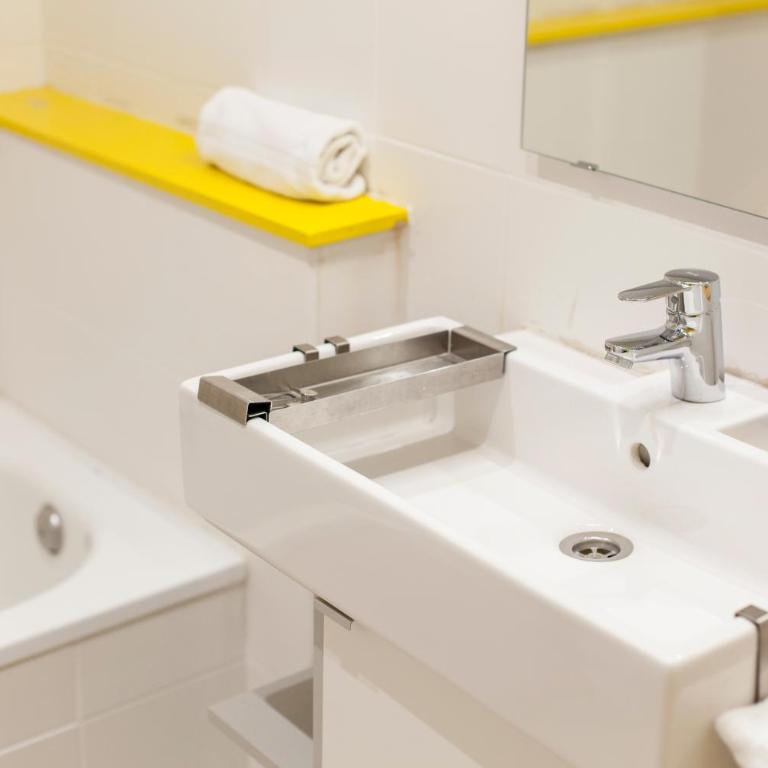 FLORIT FLATS - Apartment Torres de Quart I - One-Bedroom Apartment - 12