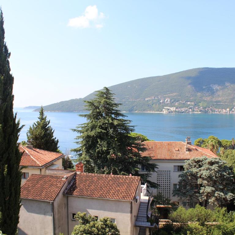 Guest House Tomanovic - Double Room with Shared Bathroom - 25