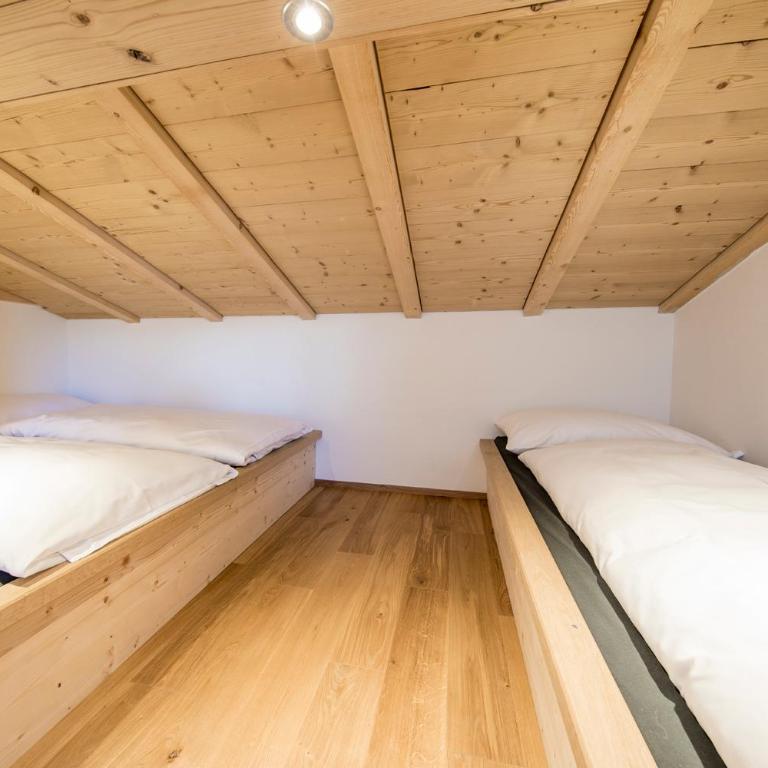 Hotel Grimsel Passhöhe - Vierbettzimmer mit eigenem Bad - 3