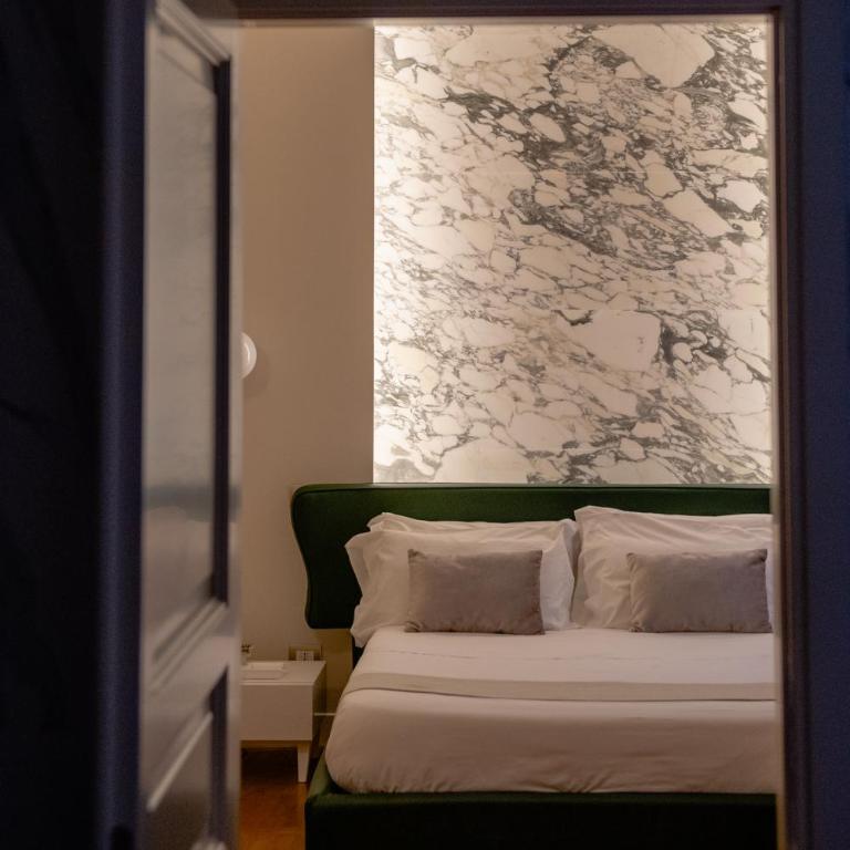 Palazzo Cini Luxury Rooms in Pisa - Camera Tripla Superior con Vasca - 3
